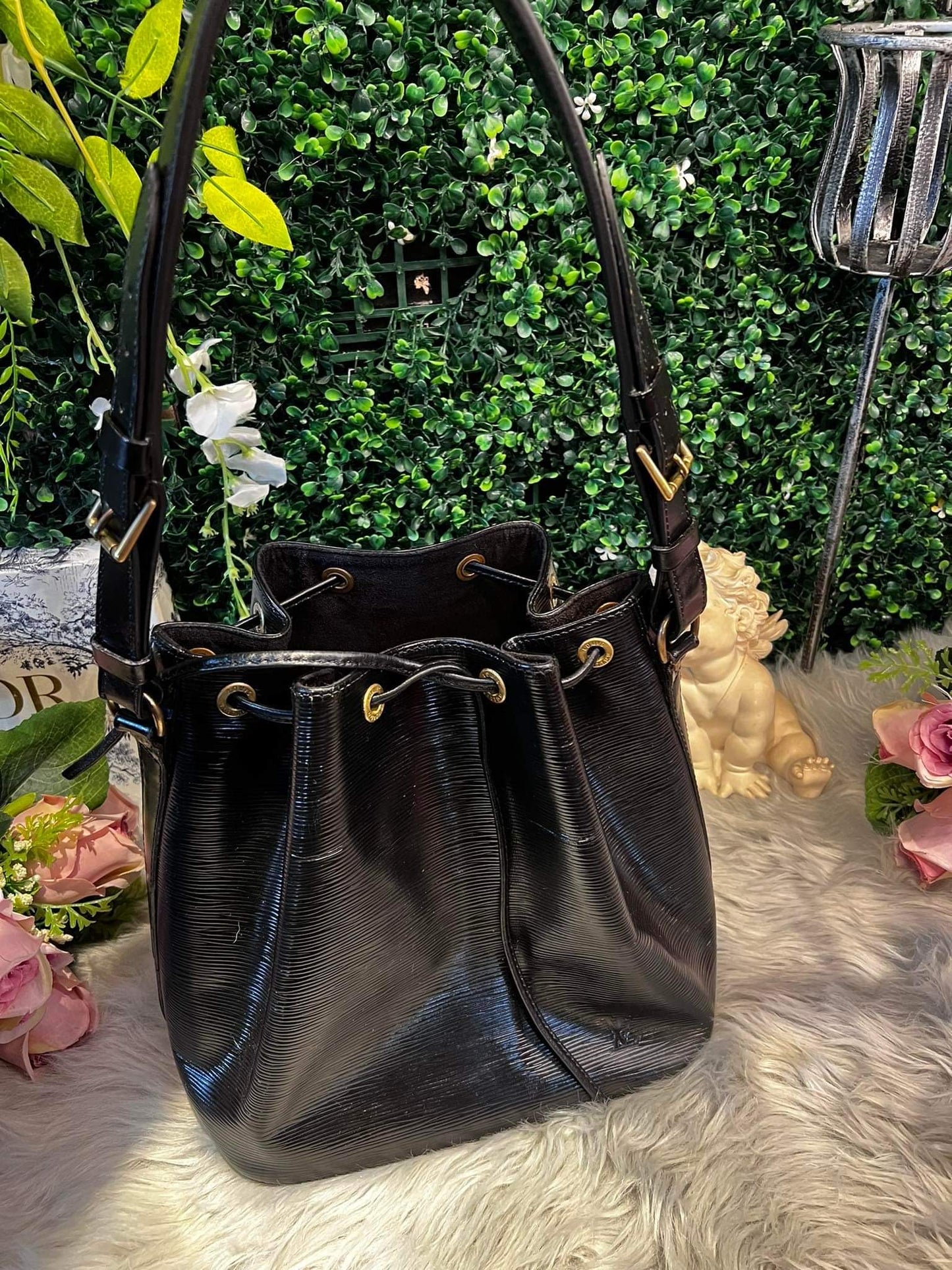 Louis Vuitton Epi Noe Bucket bag