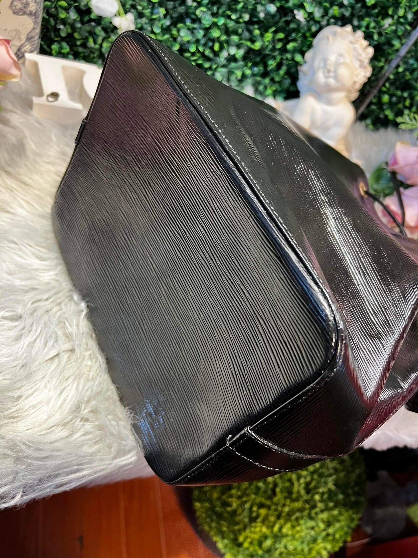 Louis Vuitton Epi Noe Bucket bag