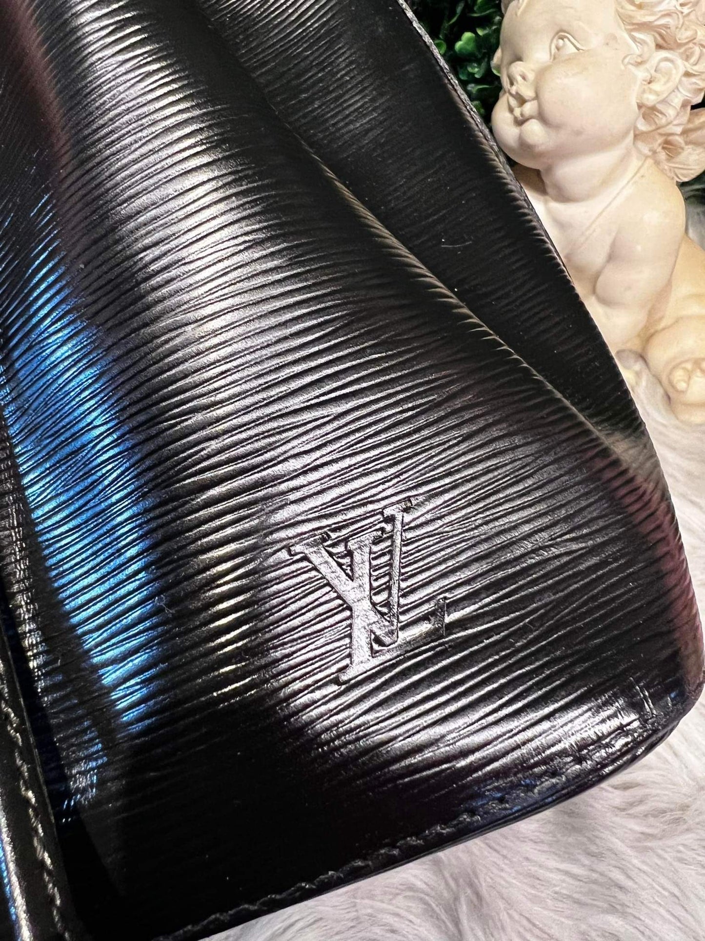 Louis Vuitton Epi Noe Bucket bag