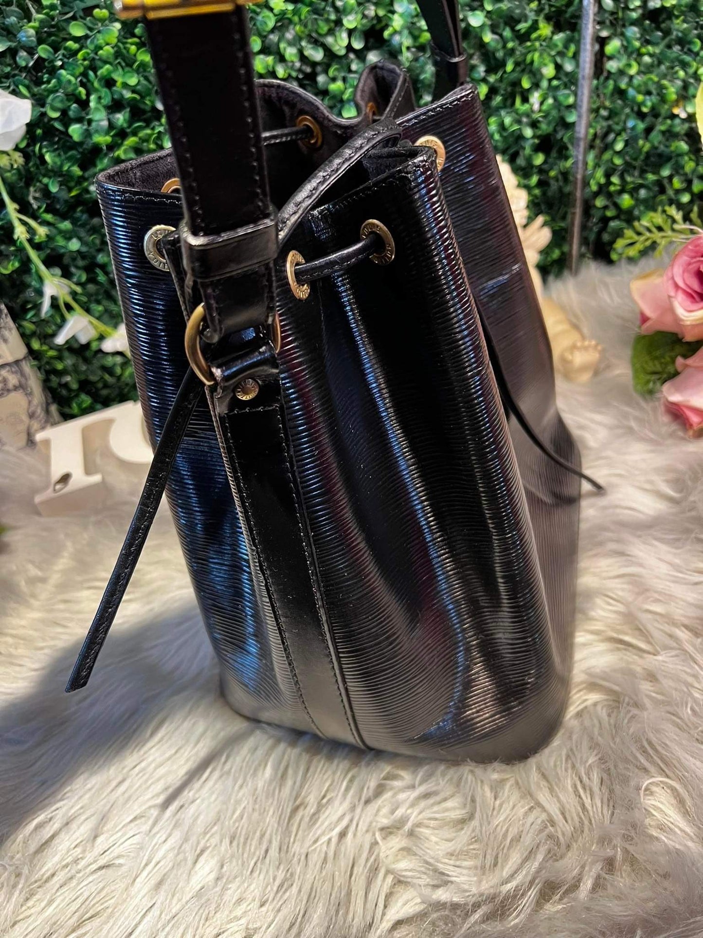 Louis Vuitton Epi Noe Bucket bag