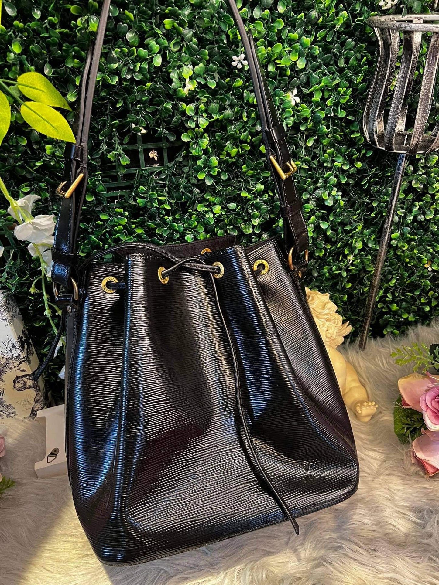 Louis Vuitton Epi Noe Bucket bag